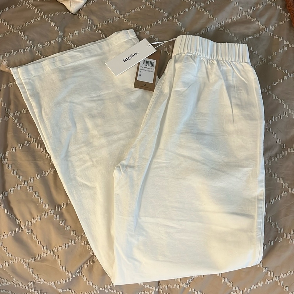 *Brand New* Flare pants size 6 from LuLu’s. White.